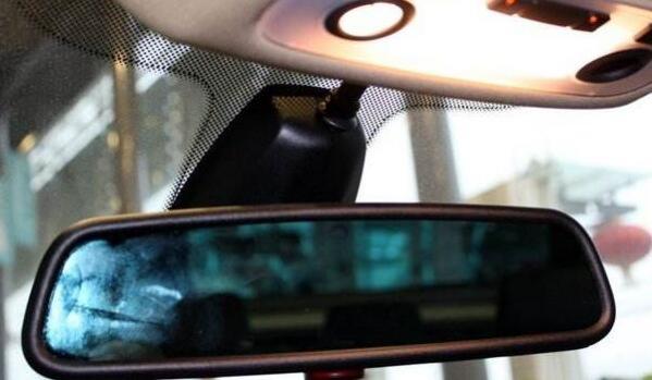 汽车中央后视镜的作用,中央后视镜有用吗