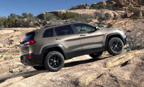 jeep自由光重量多少,jeep自由光自重多少