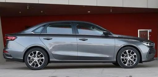 吉利帝豪新能源图片(为什么买帝豪都买手动版)