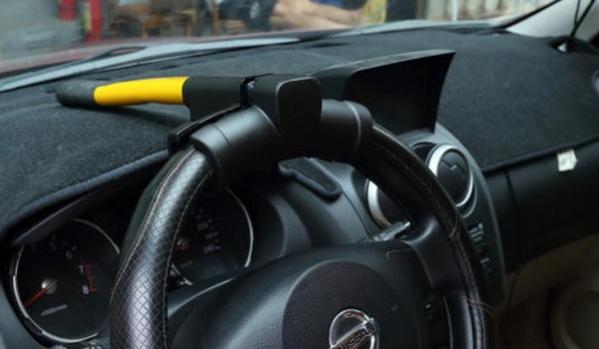 汽车在什么情况下防盗锁会开启,车子的防盗锁怎么解锁