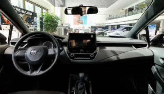 雷凌双擎和雷凌双擎e+哪个好(雷凌如何停车)