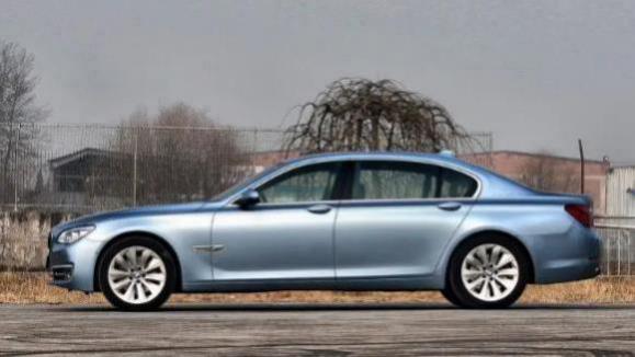 宝马7系保险杠怎么拆(宝马7系保险杠)