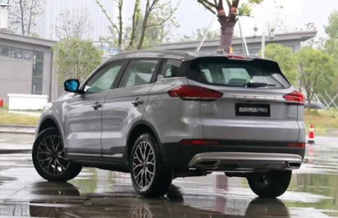 吉利博越内饰(博越一般什么人在开)