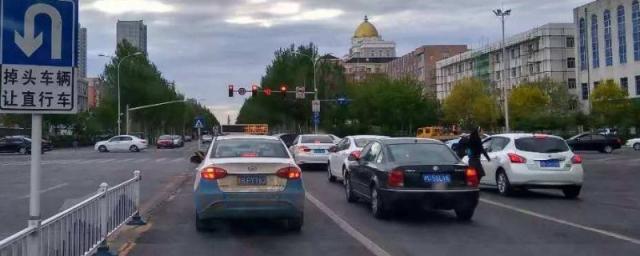 绿灯过停止线然后堵车变红灯开走了,堵车绿灯过了线,变红灯了能不能走