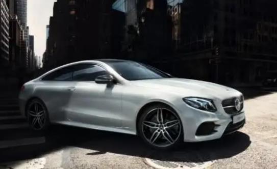 奔驰e级长轴轿车(奔驰E级长轴轿车)