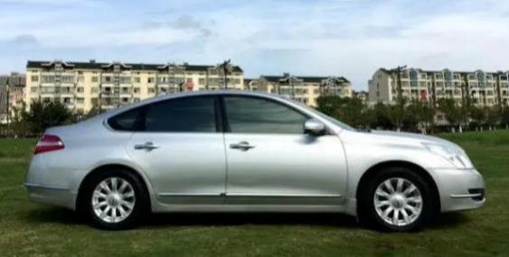 天籁裸车价多少钱(天籁落地价是多少)