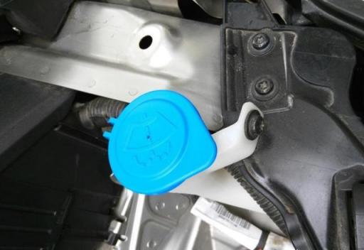 汽车玻璃水怎么看是不是防冻的,新车里玻璃水是不是防冻的