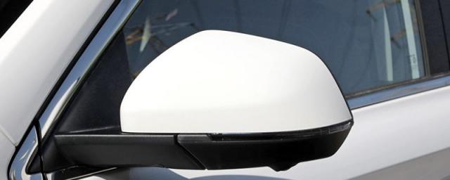 为什么赛车倾斜角度,赛车转弯时为什么要倾斜