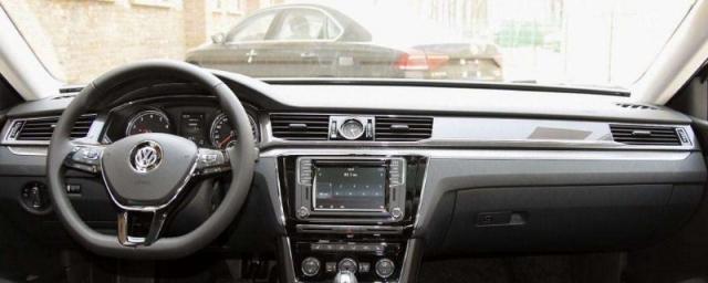 方向盘不顺畅有点卡严重不,方向盘不顺畅有点卡需要换吗