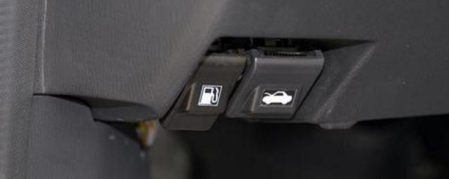 汽车油箱盖不能自动弹起怎么修,汽车油箱盖不能自动弹起能修吗