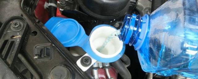 玻璃水0度和-25度能一起用吗,0度玻璃水与-25度玻璃水能混合使用