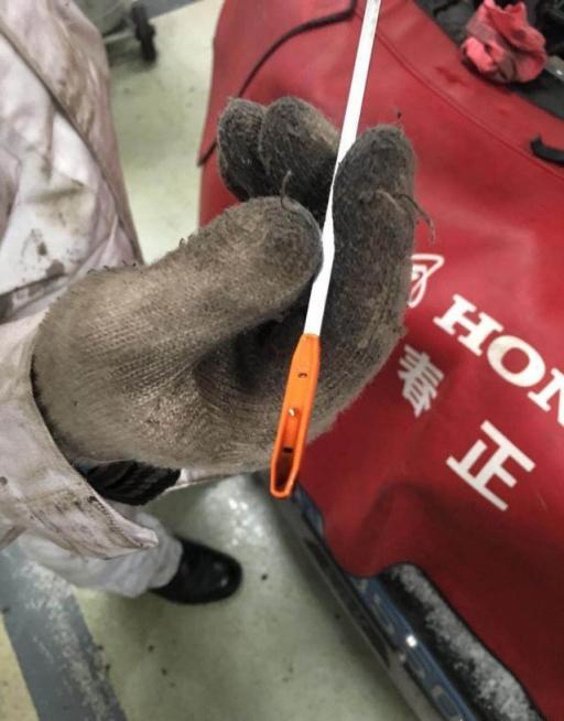 汽车机油变多和汽车机油变少相比，哪个危害更大呢？怎样保养好汽车？