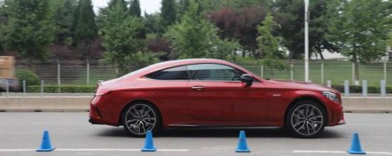 奔驰c200引擎盖怎么开,奔驰c引擎盖开关在哪里