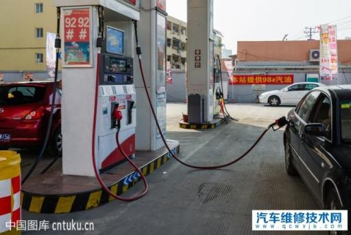 经常加半箱油对车有影响吗,半箱油加油好吗