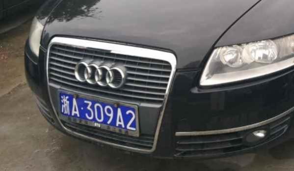 别克英朗玻璃水加到哪里,别克英朗玻璃水加在车哪个位置