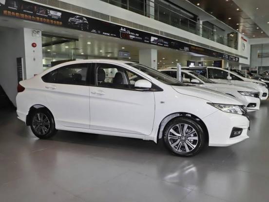 锋范前雾灯怎么更换,锋范雾灯灯泡更换图解