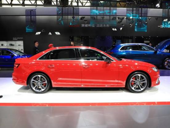 奥迪a4安全带自动收紧怎么调,奥迪a4l安全带自动收紧在哪里设置