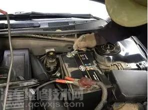 汽车如何不断电换电瓶,汽车换电瓶是不是不能断电