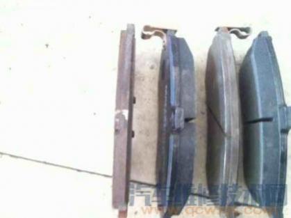 正常刹车片多少公里更换一次?,车子的刹车片多少公里才换一次?