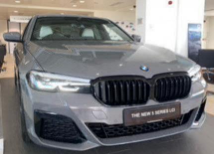 宝马5系内部按键(宝马5系车内按键功能)