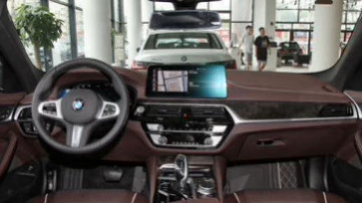 买个宝马五系首付要多少(宝马5系与X5有什么区别)