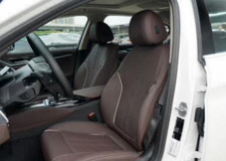 宝马5系白色和黑色哪个好(宝马5系代号指的是什么)