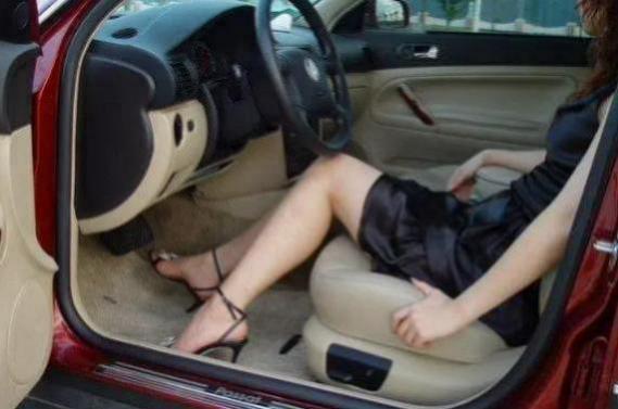 20万以内适合女生开的车2023年(凯迪拉克有哪些适合女生开)