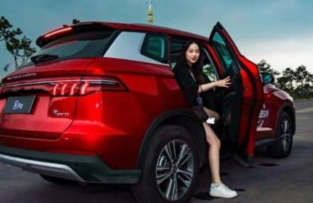 适合女生开的车20万以内的车(女生适合开什么电动汽车)