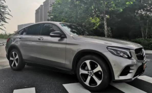 奔驰glc座椅记忆怎么设置(奔驰GLC后备箱放倒)