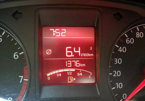 汽车3000转时速120正常吗,为什么我的车120车速,转速上3000转