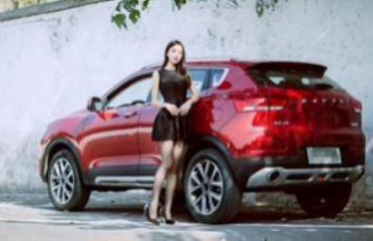 奥迪q5l和a4l哪个好(奥迪Q5L和A4L哪个更适合女性)