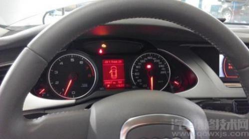 奥迪A4发动机故障灯亮了应该怎么办,奥迪a4l故障灯亮了