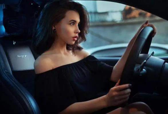 职业女性开什么车好(省油适合女生开的车有哪些)