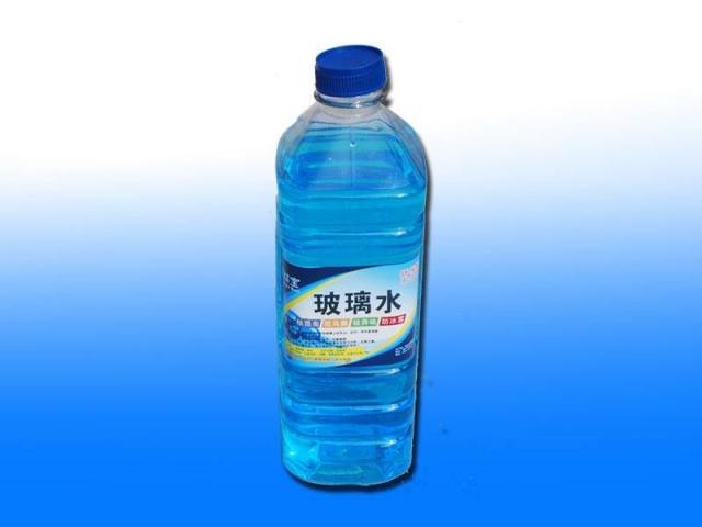 x3加玻璃水在哪里,宝马x3能加多少玻璃水