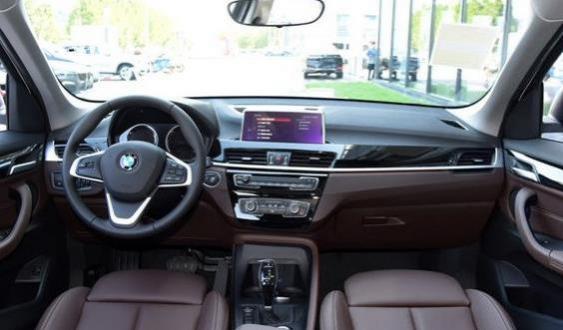 宝马验车注意事项以及验车的步骤(宝马X1中控按键)