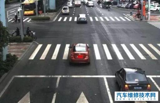 红灯没过去停在路中间扣分吗,没看见红绿灯,停在路中间会不会扣分
