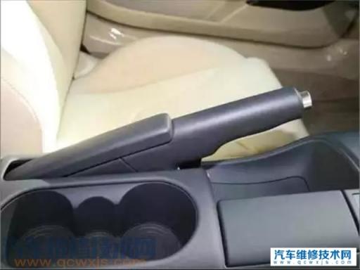 拉了手刹车子还会后溜,手刹拉起还是往后溜车