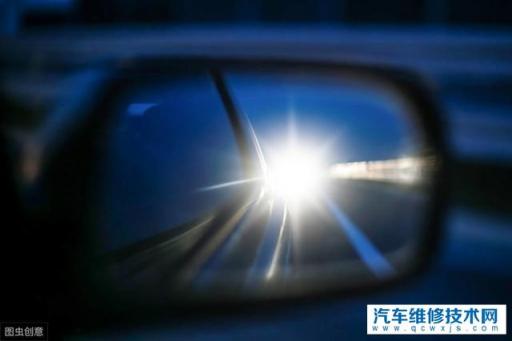 如何提醒后方车辆关闭远光灯,夜间开车对方来车不变远光灯怎么处理