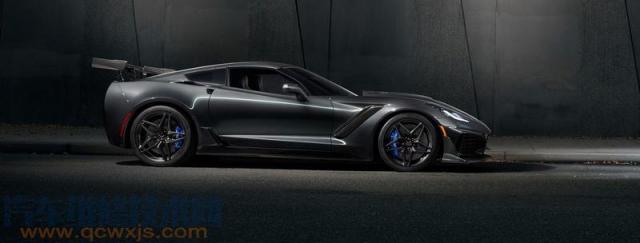 轮胎被扎到旁边了还能用吗,车胎被扎侧面还能不能用