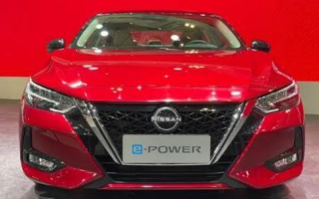 2023轩逸和卡罗拉哪个更值得买(轩逸雨刮如何更换)