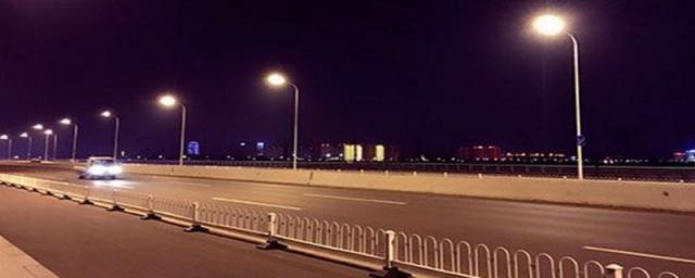 驾驶人在实习期内上高速应该怎样做