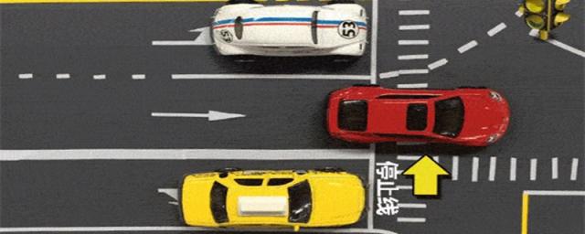 修路中间放个临时红绿灯闯红灯了,中间放个临时红绿灯闯红灯了怎么看