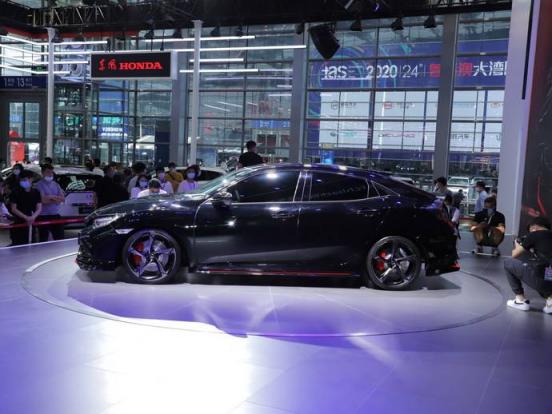 奔驰glaamgsm什么意思(奔驰sos什么意思)