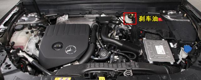 奔驰gla刹车油换多少升,奔驰glc刹车油多长时间更换