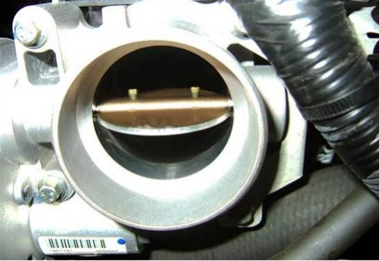 节气门是进气系统吗,发动机节气门有什么作用