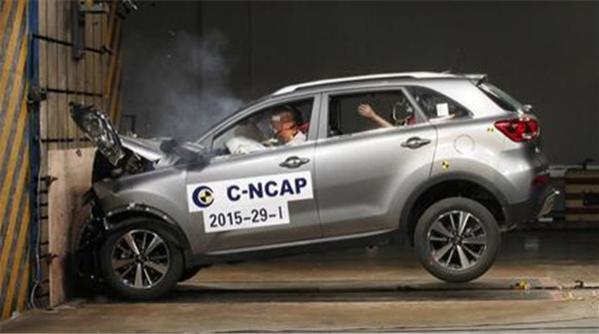 起亚k3碰撞测试视频中保研,起亚kx3傲跑碰撞测试