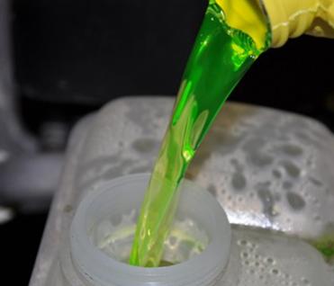 发动机防冻液的主要成分是什么?,汽车防冻液和发动机冷却液的区别