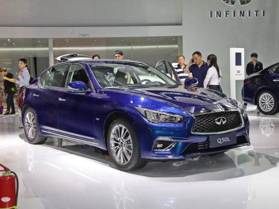 丰田雷凌尾灯不亮怎么回事(丰田威驰尾灯如何拆装)