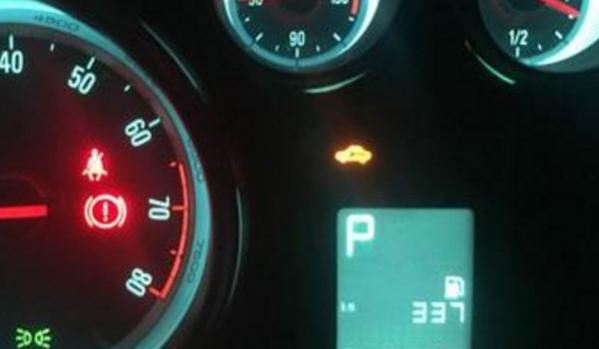 新英朗发动机故障灯亮,英朗发动机故障标志亮灯