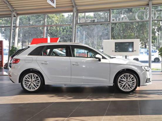 奕泽油箱有多少升？(霸道油箱容量多少升)